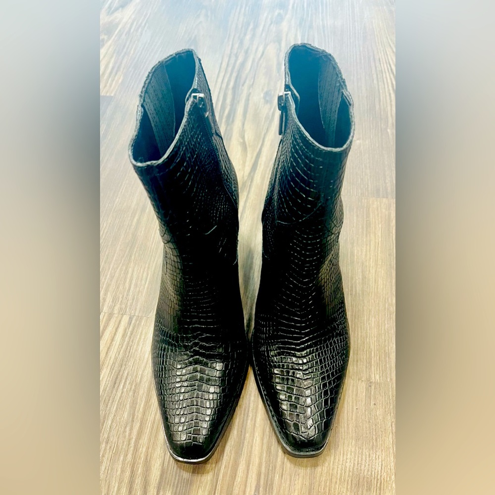 Size 10 Lucky Brand Jaime Black Boots